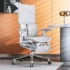 Laadukas ergonominen toimistotuoli jalkatuella